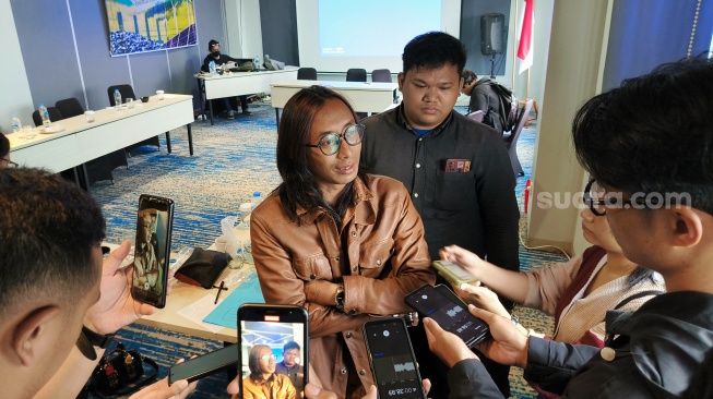 Konferensi Pers LBH Samarinda dan JATAM Kaltim dengan judul “Tagih Janji Gubernur Cuekpol Terhadap Warga Muara Kate dan Batu Kajang pada Selasa (29/04/2025). [SuaraKaltim.id/Giovanni]