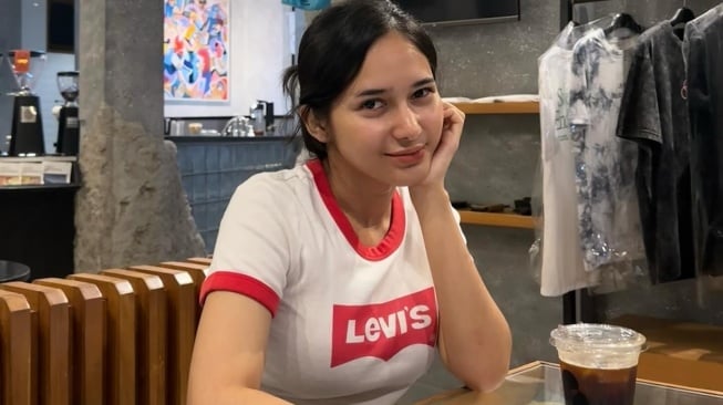 Belajar dari Dilan Janiyar, 5 Cara Menyikapi Ketika Pendapatan Istri Lebih Besar dari Suami