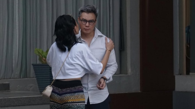 Nikita Mirzani dan Baim Wong dalam film Beautiful Pain (Instagram/filmbeautifulpain)