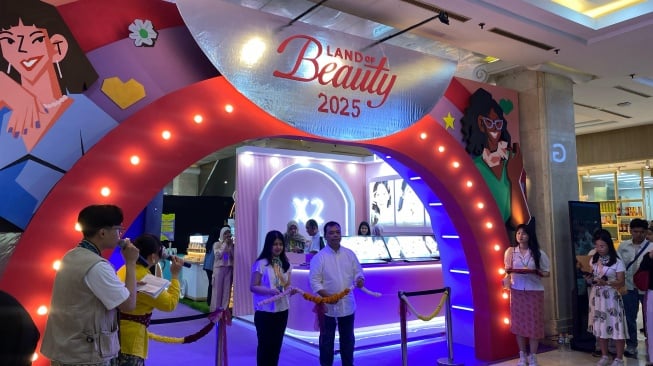 Opening ceremony Land of Beauty 2025 di Main Atrium Plaza Ambarukkmo Yogyakarta pada hari ini, Jumat, 1 Mei 2025 (SuaraJogja.id/Dita Alvinasari)