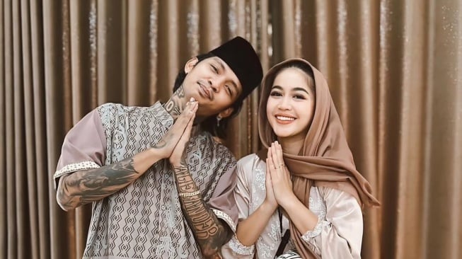 Eriska Nakesya Umumkan Cerai dari Young Lex