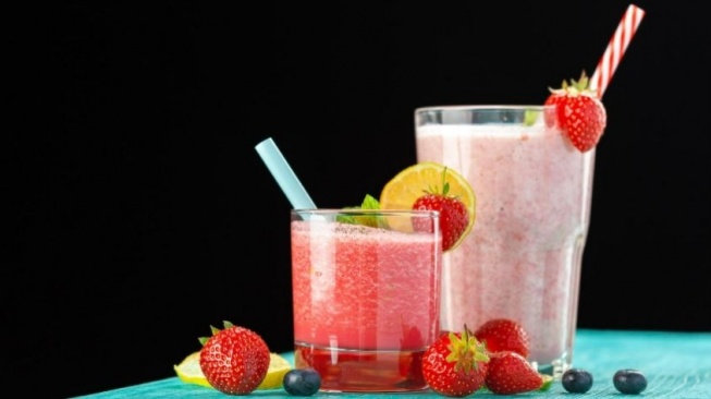 Ilustrasi jus buah (Freepik/Fabrikasimf)
