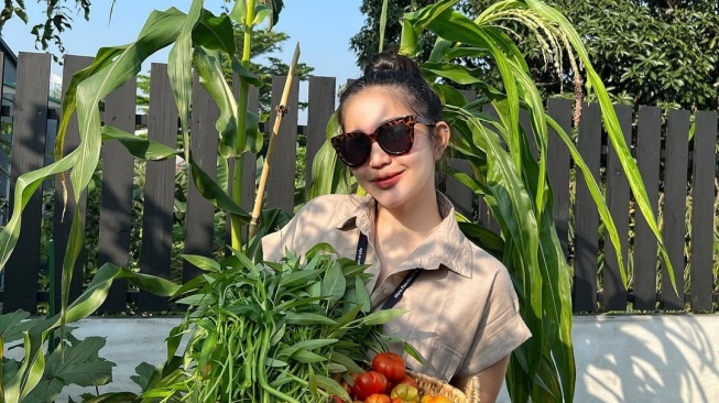 Potret cantik Eriska Nakesya, membuat geger publik usai mengumumkan telah resmi berpisah dengan Young Lex (Instagram/eriskanakesya)