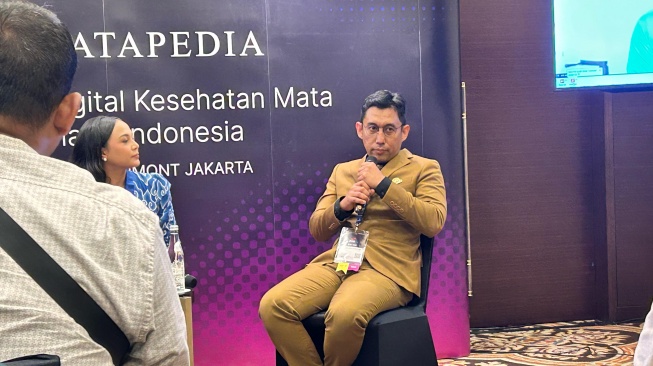 Direktur Utama RS Mata JEC @Menteng sekaligus Dokter Spesialis Mata, dr. Referano Agustiawan, SpM(K) di Jakarta, Jumat (25/4/2025) (Suara.com/Dini Afrianti)