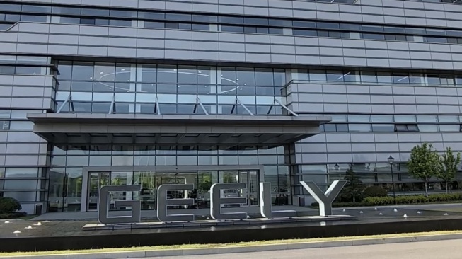 Saat Geely Mengizinkan Jurnalis Indonesia Merekam Pabrik Mobil Tercanggihnya di Changxing