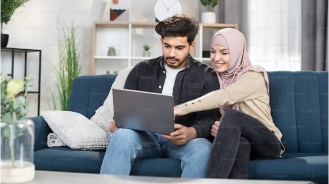 Pendapatan Istri Lebih Tinggi dari Suami, Bagaimana menurut Pandangan Islam?