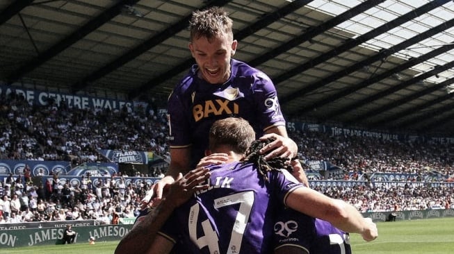 Hasil Liga Inggris antara Swansea City vs Oxford United, Sabtu (3/5) berakhir dengan skor imbang 2-2 [Instagram Oxford United]