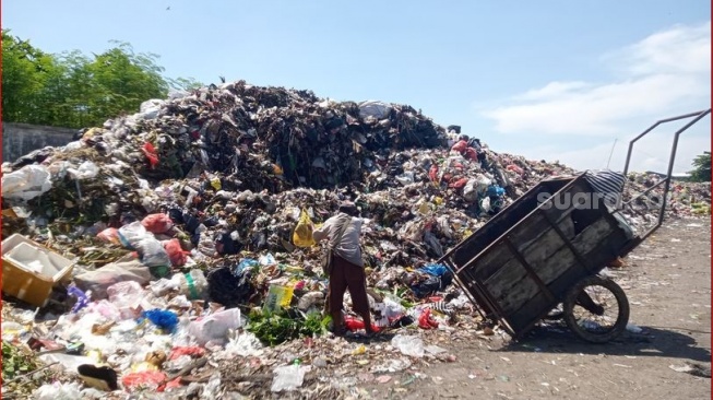 Kota Mataram Darurat Sampah, Bau Busuk Dimana-mana Jadi Keluhan