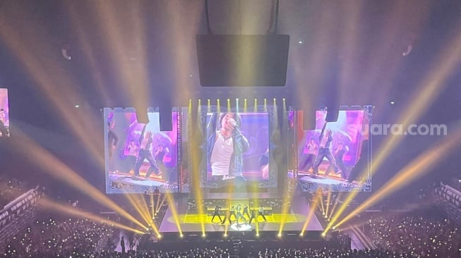 J-Hope BTS sukses menggelar konser solo bertajuk 'j-hope Tour ‘HOPE ON THE STAGE’ in JAKARTA' di Indonesia Arena, GBK, Jakarta Pusat pada Sabtu, 3 Mei 2025. [Suara.com/Rena Pangesti]