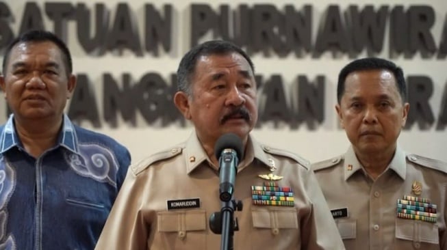 Pelaksana Tugas Ketua Umum PPAD Mayjen TNI (Purn.) Komaruddin Simanjuntak (tengah) di Kantor PPAD, Matraman, Jakarta Timur, Minggu (4/5/2025). (ANTARA/HO-PPAD)