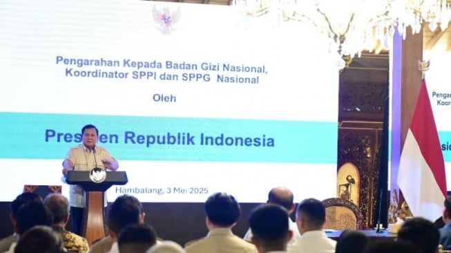 Presiden Prabowo Subianto menggelar rapat bersama jajaran Badan Gizi Nasional (BGN) pada Sabtu (3/5/2025) kemarin. Rapat bersama dilakukan di kediaman pribadi Prabowo di di Hambalang, Bogor, Jawa Barat. (Foto: Dok Biro Pers Sekretariat Presiden)