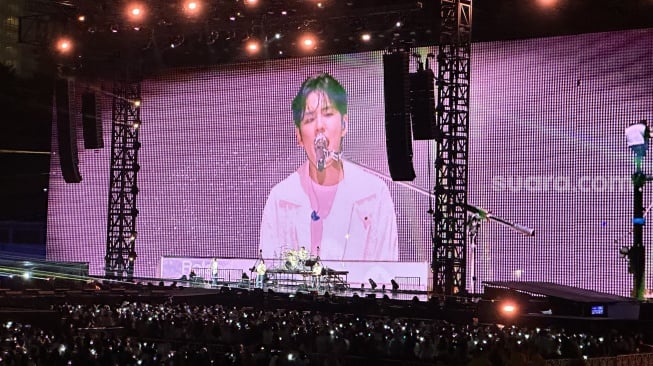 Band asal Korea Selatan, Day6 sukses menggelar konser bertajuk Forever Young di Stadion Madya Gelora Bung Karno, Jakarta pada Sabtu (3/5/2025). [Suara.com/Sumarni]