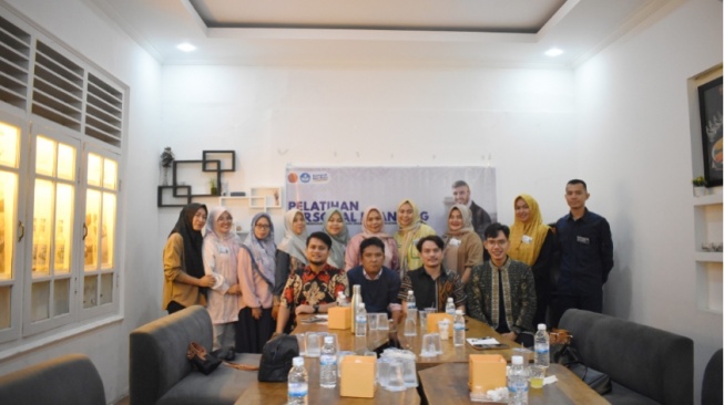 Sang Tendik, Perlukah Pendidikan Tinggi Mengejar Estetika Profesional?