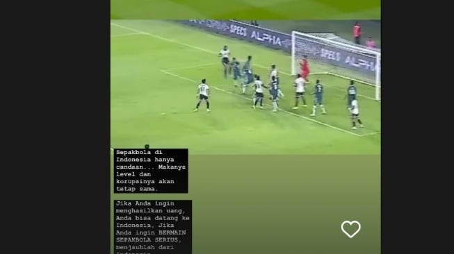 Yuran Fernandes mengkritik sepak bola Indonesia usai PSM Makassar alami kekalahan atas PSS Sleman, Sabtu (3/5/2025). Dalam laga tersebut bek 30 tahun ini mencetak gol, tapi wasit tidak mengesahkannya usai meninjau VAR. (Instagram/@yur4nfernandes)