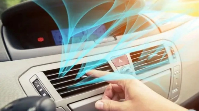 Pengecekan rutin freon dan kompresor AC mobil menjaga kesejukan kabin sepanjang tahun