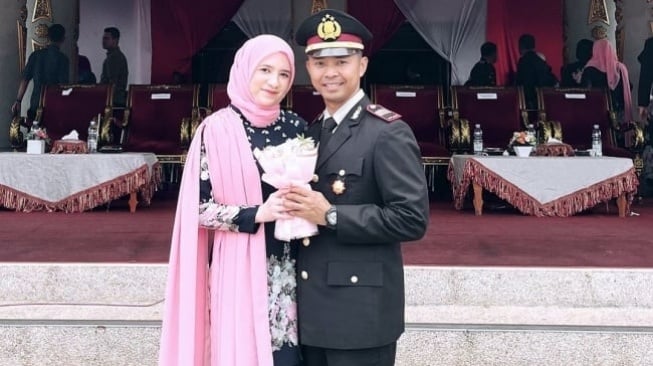 Potret Dinayah Ulfah dan Robby yang bekerja sebagai anggota kepolisian (Instagram)