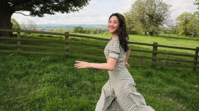 8 Potret Sherina Munaf Liburan ke Stirling Skotlandia, Healing!