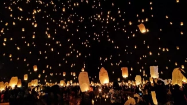 Detik-Detik Waisak 2025 di Borobudur Jam Berapa? Cek Jadwal Lengkapnya
