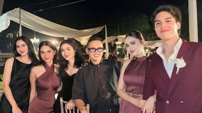 Azizah Salsha di pesta pernikahan Harris Vriza (Instagram)
