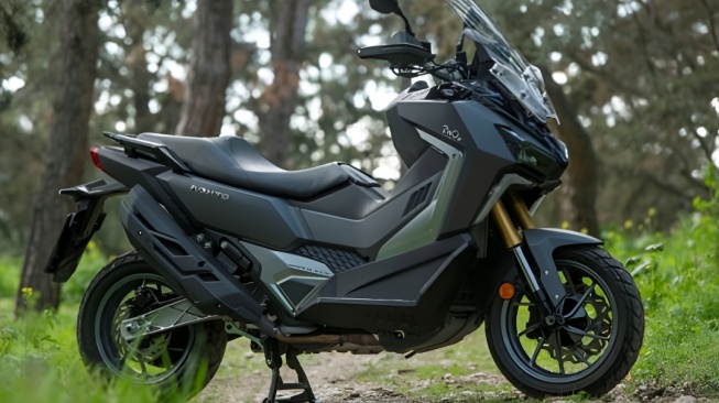 SYM ADXTG 400, penantang Yamaha XMAX dengan desain lebih kekar (2banh.vn)