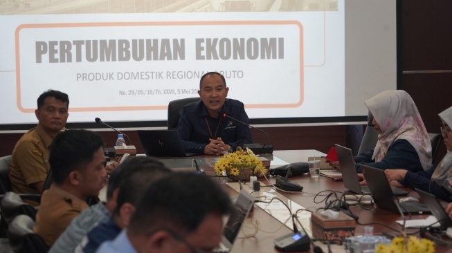 Kepala BPS Sumsel Wahyu Yulianto memaparkan situasi ekonomi Sumsel kuartal I