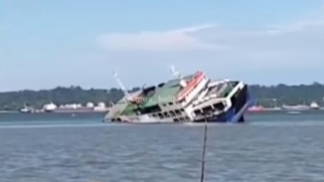 Diduga Akibat Kerusakan Baling-Baling, KMP Monalisa Tenggelam di Tengah Perairan