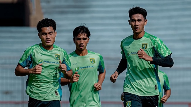Persebaya Bidik Poin Penuh di Markas Persik: Target Naik ke Runner-up Liga 1. [Dok. IG Persebaya Surabaya]