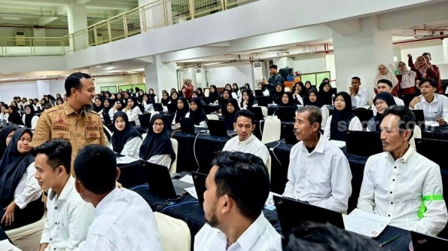 Kisah Haru, Usai Kecelakaan Pria Ini Tetap Semangat Jalani Ujian PPPK