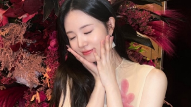 3 Inspirasi Outfit ala Shin Si Ah Pemain Resident Playbook, Super Kalem!