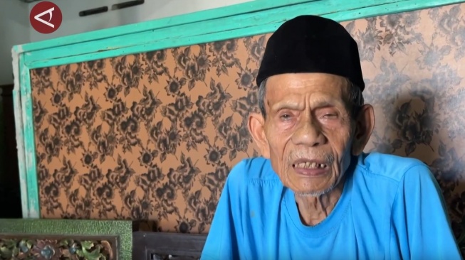 Haru Biru Kasim: Haji Tertua Malang Berangkat Tanpa Cinta Abadi