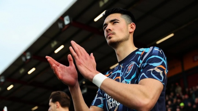 Misteri Klub Baru Elkan Baggott Usai Tinggalkan Blackpool: Naik atau Turun Kasta?