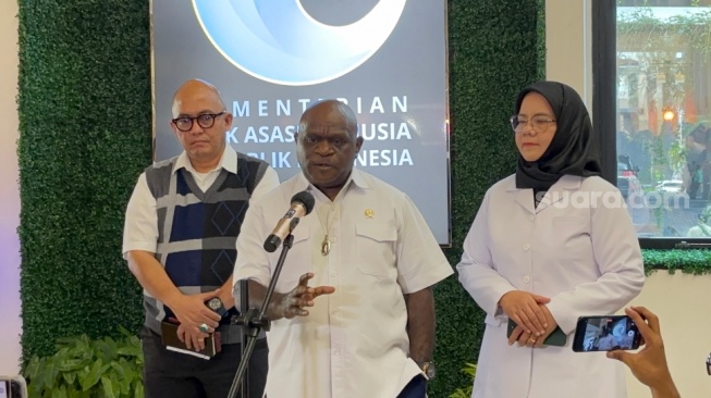 Natalius Pigai: Kebijakan Dedi Mulyadi Kirim Siswa Nakal ke Barak Tak Langgar HAM