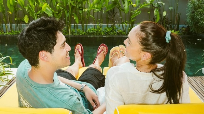 Potret mesra Luna Maya dan Maxime Bouttier yang akan melangsungkan pernikahan besok Rabu, 7 Mei 2025 di Ubud Bali (Instagram/lunamaya)