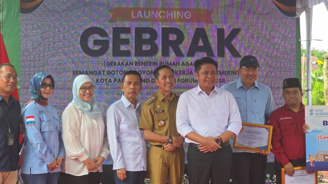 Bank Sumsel Babel serahkan CSR bantuan perumahan bagi warga Palembang