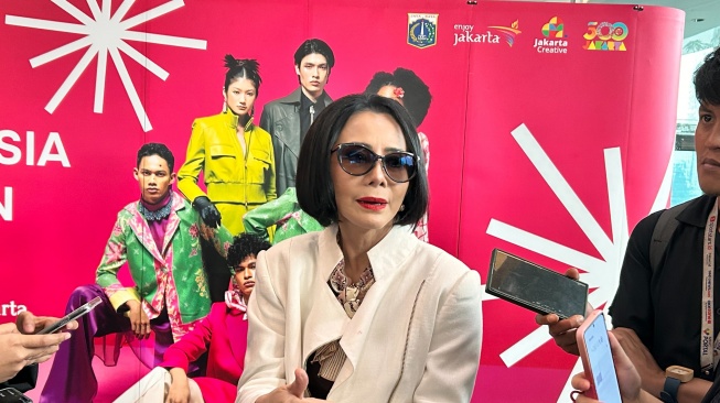 Ketua Umum APPMI sekaligus Presiden IFW, Poppy Dharsono di Jakarta Selatan, Jumat (2/5/2025) (Suara.com/Dini Afrianti Efendi)