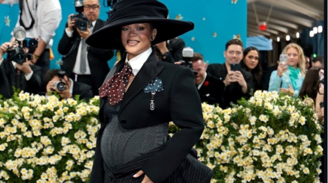 6 Momen Menarik yang Curi Perhatian di Met Gala 2025, Rihanna Pamer Baby Bump