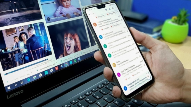 Handphonemu Kemasukan Air? Berikut Ini 3 Cara Aman untuk Mengatasinya