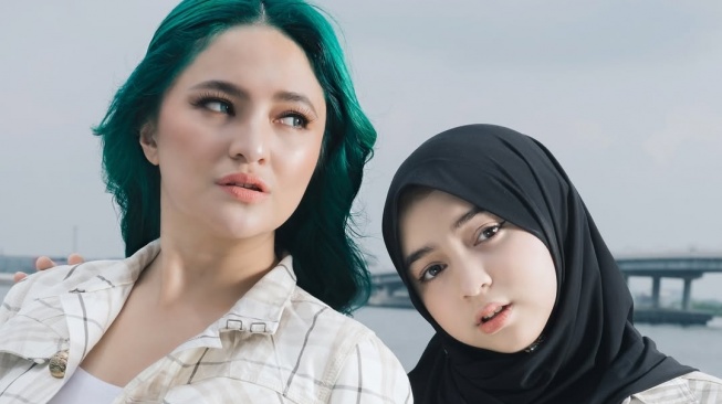 Penampilan Marshanda bareng putrinya disanjung mirip adik-kakak (Instagram)