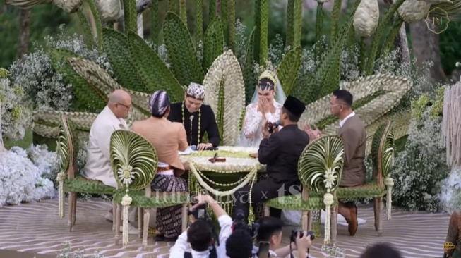 Pernikahan Luna Maya dan Maxime Bouttier. [YouTube/TS Media]