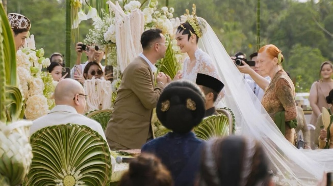Raffi Ahmad jadi saksi pernikahan Luna Maya dan Maxime Bouttier (Instagram)