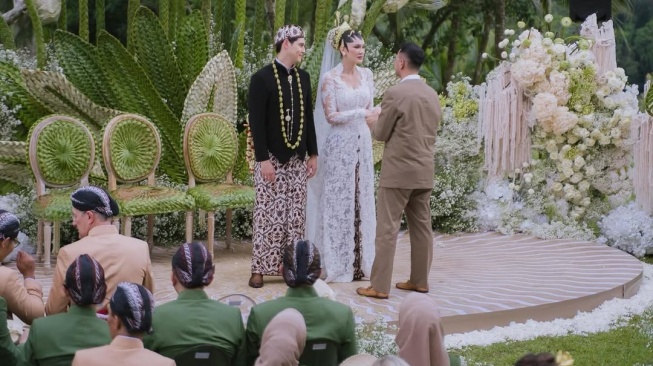 Raffi Ahmad dalam acara pernikahan Luna Maya dan Maxime Bouttier (Instagram/@raffinagita1717)