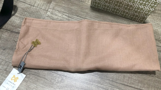 Salah satu produk hijab dari DS Modest, brand lokal asal Jogja. [Baktora/Suarajogja]