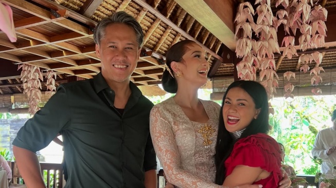 Nirina Zubir hadiri acara siraman Luna Maya (Instagram)