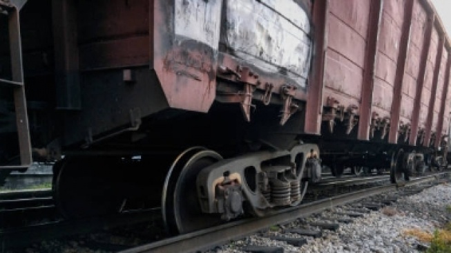 Kecelakaan Maut di Perlintasan Rel Menanjak Muara Enim, Truk Dihantam Babaranjang