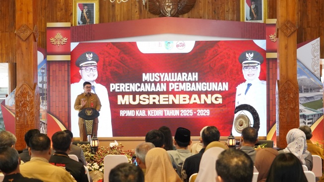Buka Musrenbang RPJMD 2025-2029, Ini yang Diminta Bupati Dhito: Fokus Entaskan Kemiskinan Ekstrem
