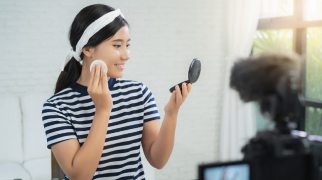 Tampil Flawless dengan 4 Shade Cushion yang Cocok di Kulit Warm Undertone