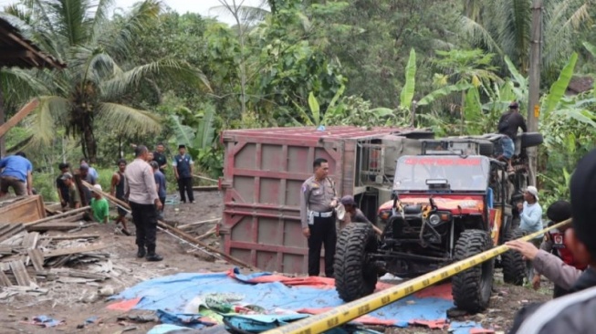 Mengerikan! Kecelakaan Maut Tewaskan 11 Orang di Purworejo: Polisi Masih Selidiki Dugaan Rem Blong
