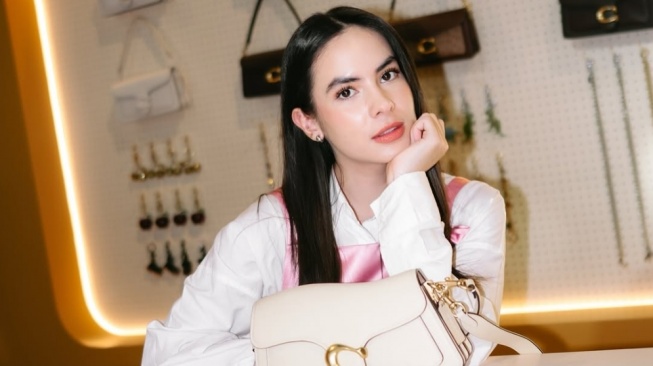 Gandeng Nino Fernandez, Steffi Zamora Pernah Pacaran dengan Siapa Saja?