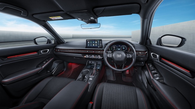 Tampilan Interior New Honda Civic RS e:HEV yang Jadi Model Hybrid Terbaru dari HPM dengan banderol harga Rp699 juta. (Foto: HPM)