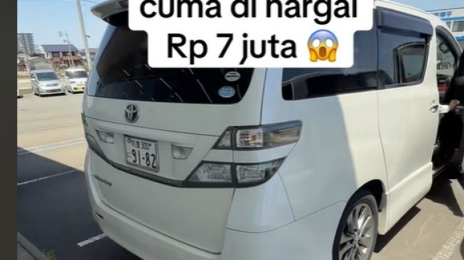 Seharga Honda BeAT Bekas, Intip Pesona Mobil Mewah Toyota yang Bikin Geger Publik